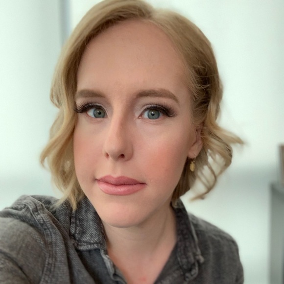 Meet your Posher, Emily - Picture 1 of 1